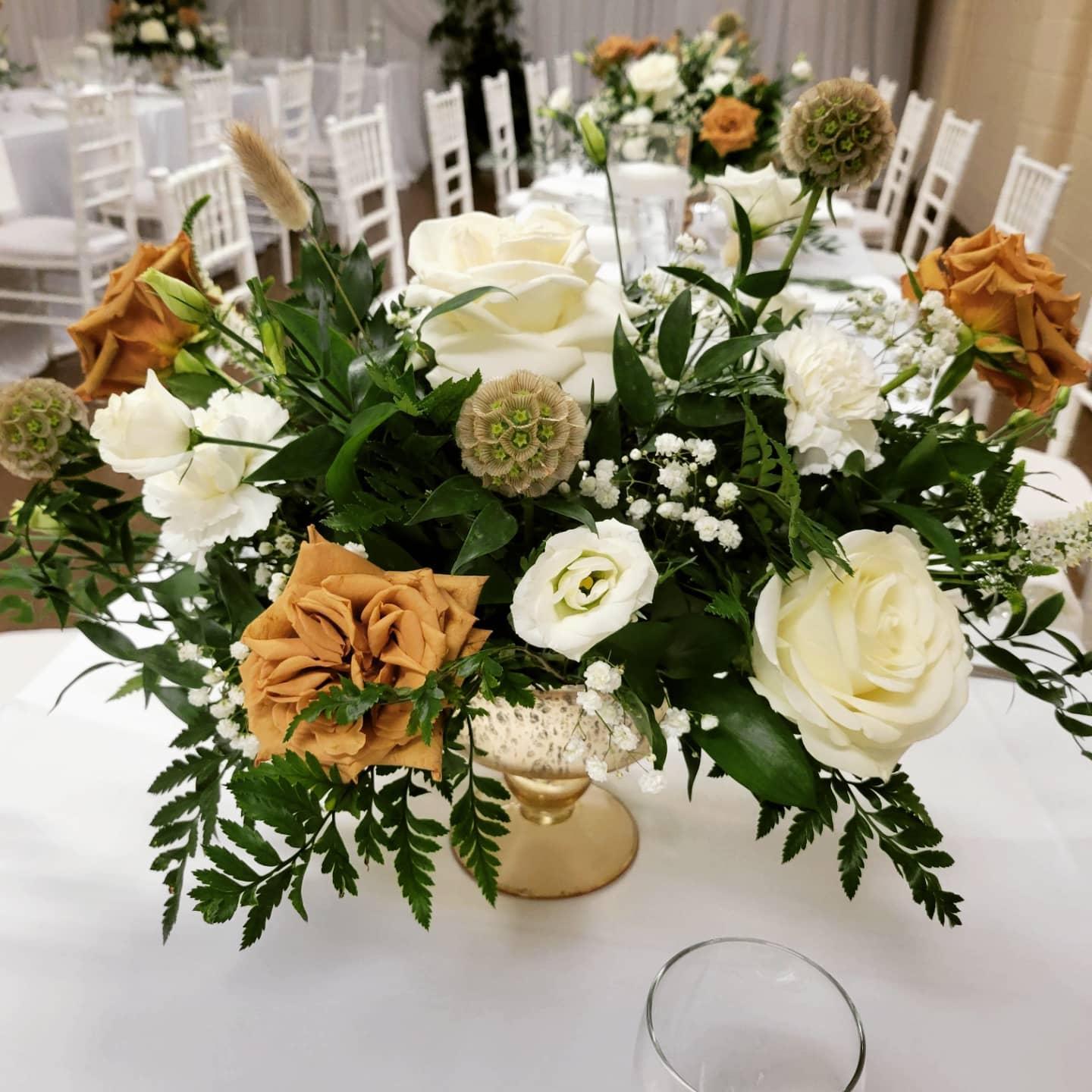 White Rose Dinner Table